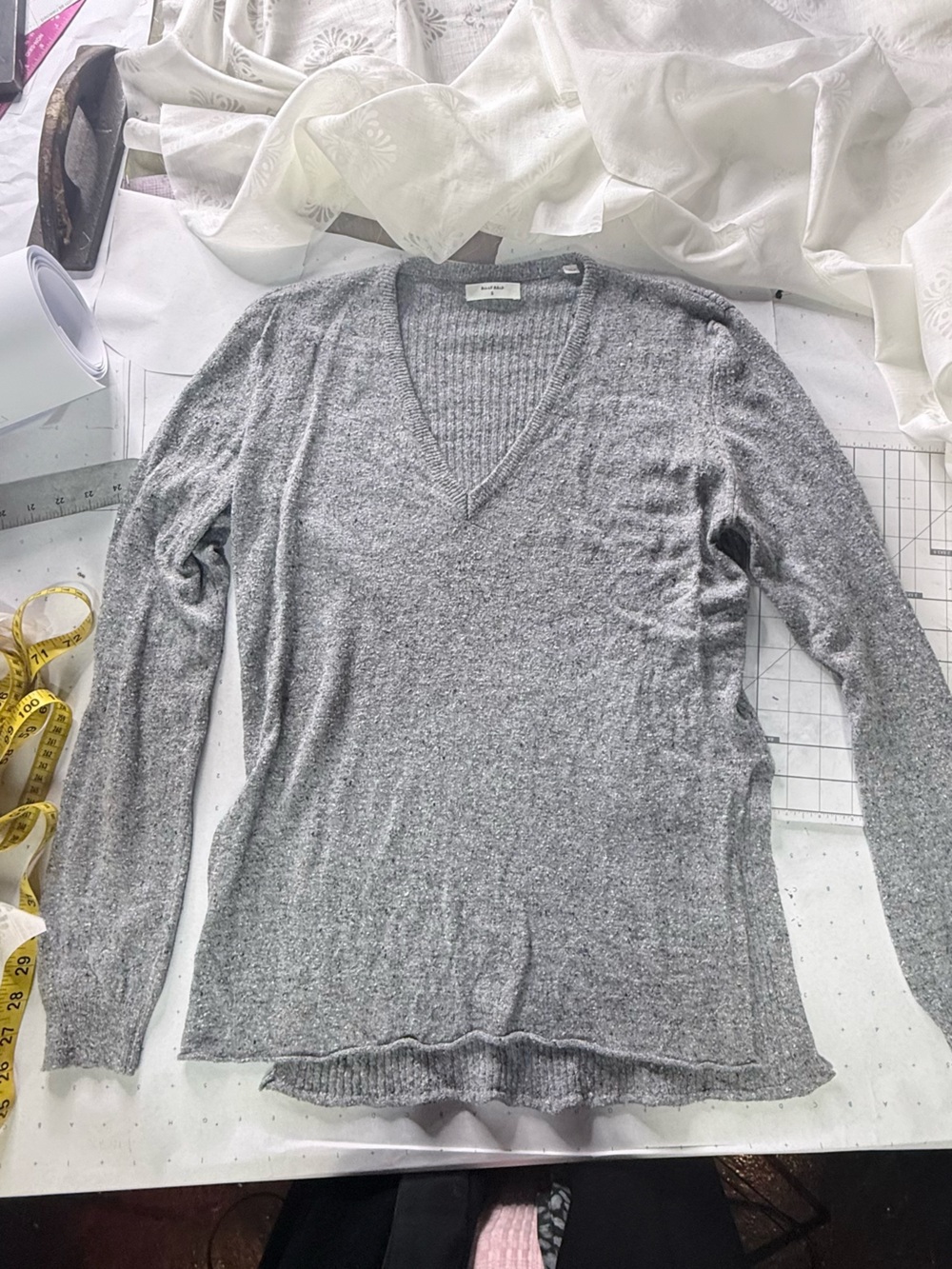 Billy Reid Women's V-Neck Lightweight Gray Sweater
